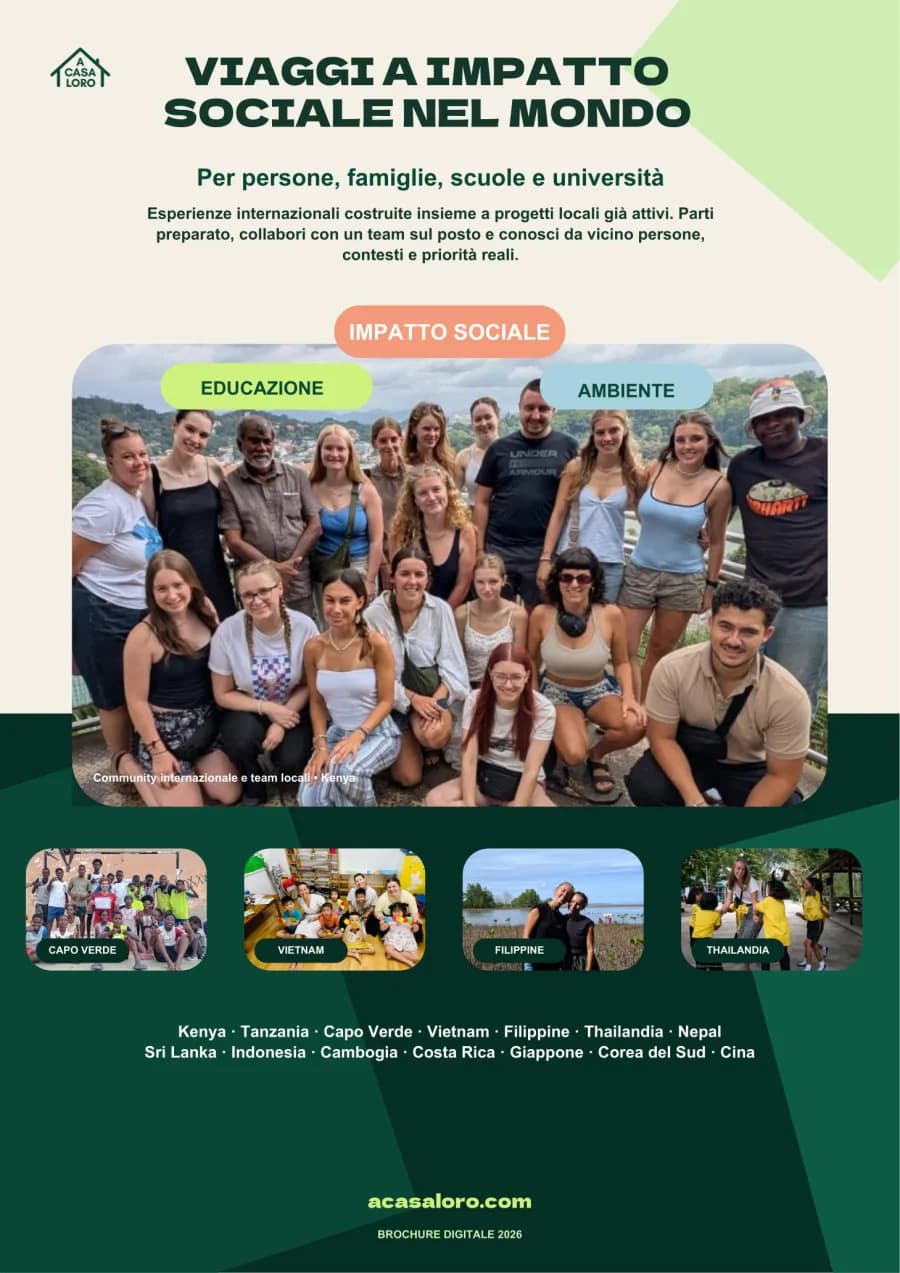 Copertina della brochure digitale 2026 di A Casa Loro