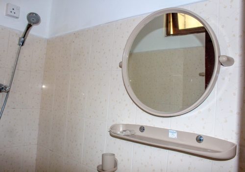_bathroom mirror